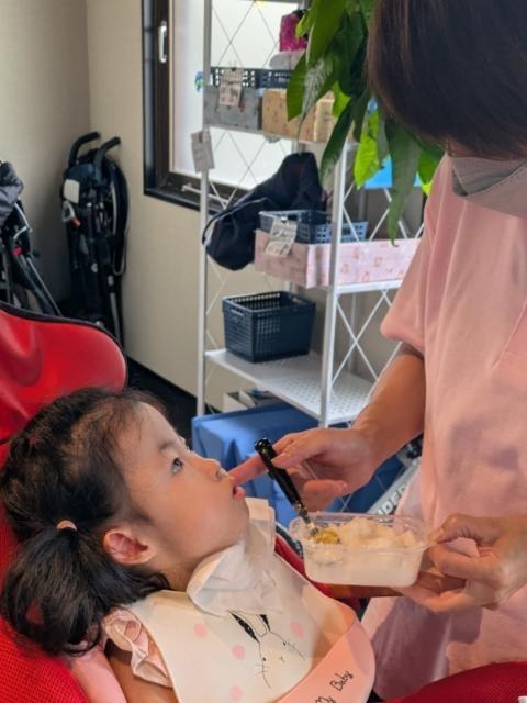 【児童指導員】重症心身障害児施設/完全週休2日制/日曜休み◎/ブランク可/月給26万円～/キラキラした笑顔を子どもたちへ！/今を全力で楽しみ未来の成長に繋げる支援♪/正社員/資格必須の写真3枚目