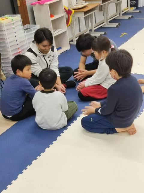 【保育士】放課後等デイサービス/完全週休2日制/日祝休み/未経験OK！/脳科学に基づいた療育を実施/特性をとらえたプログラムで自信をはぐくむ♪/月給20万円～/正社員/資格必須の写真9枚目