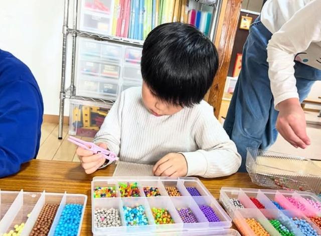 【保育士】多機能型施設/完全週休2日制/残業ほぼなし◎/個性を大切にする療育/一人ひとりに合わせた学びと遊びのプログラムで自信をはぐくむ♪/月給23万円～/正社員/資格必須