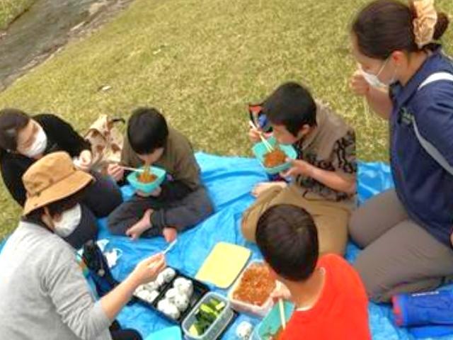 【保育士】放課後等デイサービス/月9日休み/日曜休み◎/子どもから高齢者まで、人と人とがふれあえる共生型福祉施設♪/心ゆたかな育ちと笑顔をサポート！/月給19万円～/正社員/資格必須の写真6枚目