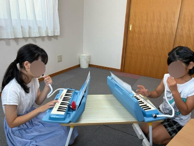 【保育士】多機能型施設/年休120日/完全週休2日制◎/今が楽しいと思える経験を提供/リトミックなどの音楽活動を取り入れたハッピーな療育♪/月給18.5万円～/正社員/資格必須の写真3枚目