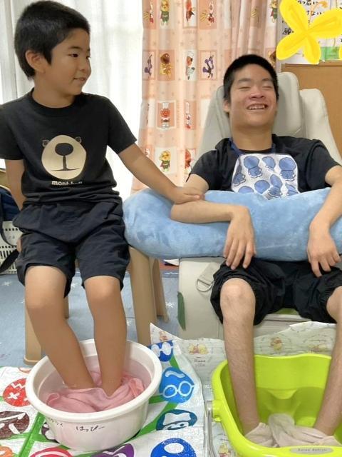 【看護師/准看護師】重症心身障害児施設・生活介護/年休112日◎/子どもたちが輝ける社会を目指して/「楽しむ・ふれあう・食べる」力をはぐくむ/月給30万円～/正社員/資格必須の写真1枚目