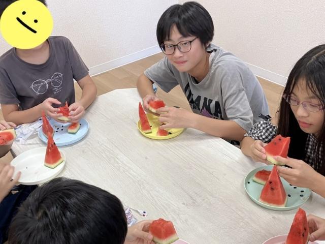 【児童指導員】放課後等デイサービス/年休110日◎/土日休み/月給25万円～/子どもたちの明るい未来をつくる支援/居心地良い環境で、個性を伸ばす成功体験を提供♪/正社員/資格必須の写真1枚目