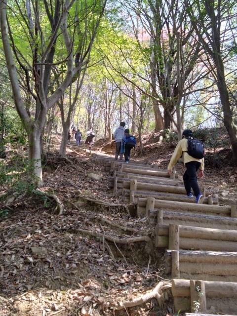 【児童指導員】多機能型施設/年休111日◎/土日休み/経験者を募集！/ポジティブな言葉がけと笑顔で、一人ひとりのスキル向上と心のケアを目指す♪/月給22.8万円～/正社員/資格必須の写真5枚目