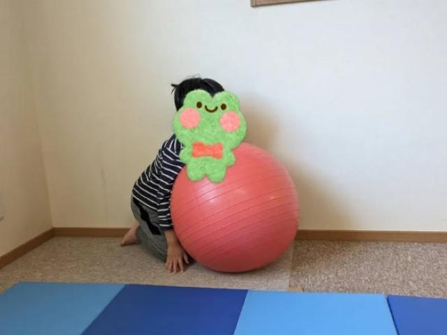 【保育士】多機能型施設/年休110日/日曜休み/残業ほぼなし◎/子どもの「わかる・できる」に寄り添う療育♪/チームワーク抜群の職場環境！/月給24万円～/正社員/資格必須の写真2枚目