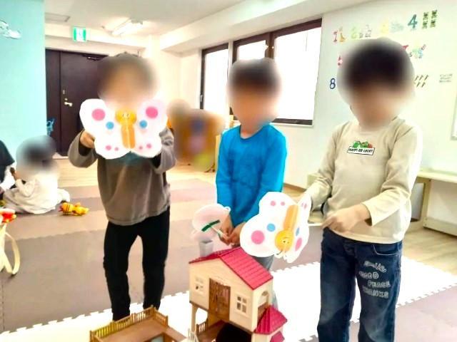 【保育士】多機能型施設/残業ほぼなし◎/2：1の少人数体制で子どもたちにしっかりと向き合える♪/全国展開する大手FCの加盟店/月給25万円～/正社員/資格必須の写真3枚目