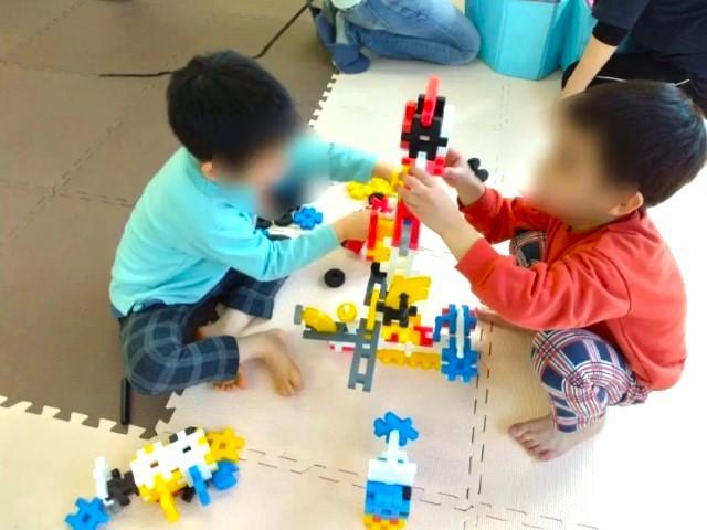 【保育士】多機能型施設/残業ほぼなし◎/2：1の少人数体制で子どもたちにしっかりと向き合える♪/全国展開する大手FCの加盟店/月給25万円～/正社員/資格必須の写真4枚目