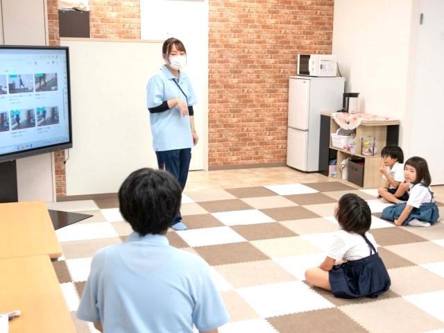 【保育士】放課後等デイサービス/日祝休み＆残業ほぼなし◎/研修・資格取得支援でさらに成長可/多彩な遊び・ゲームで楽しく発達を支援♪/月給19万円～/正社員/資格必須の写真6枚目