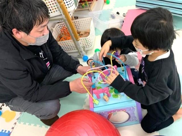 【作業療法士】多機能型施設/完全週休2日制＆休暇制度充実◎/約50か所の仲間と共に成長できるFCグループ/「遊び」を通じてその子らしい成長を支援♪/月給27万円～/正社員/資格必須の写真2枚目