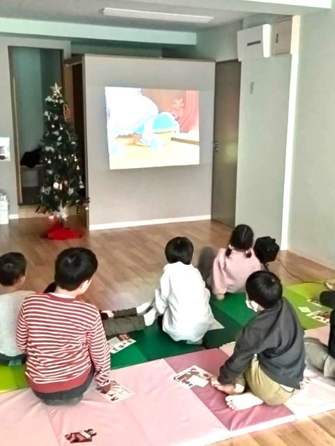 【保育士】放課後等デイサービス/駅チカ/週2日3時間～勤務OK！/森をイメージした空間♪/「育てる」ではなく「育つ」療育を◎/時給1,226円～/パート・アルバイト/資格必須の写真2枚目