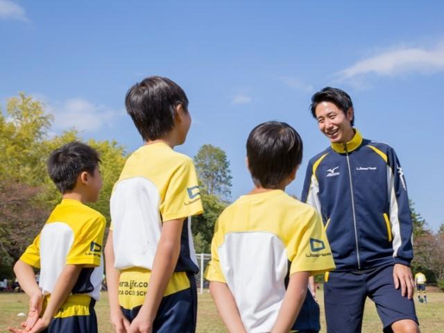 【児童指導員】放課後等デイサービス/週3日～勤務OK◎/研修でスキルアップ＆楽しく成長！サッカー療育に特化した放デイ♪/時給1,140円～/パート・アルバイト/資格必須の写真1枚目