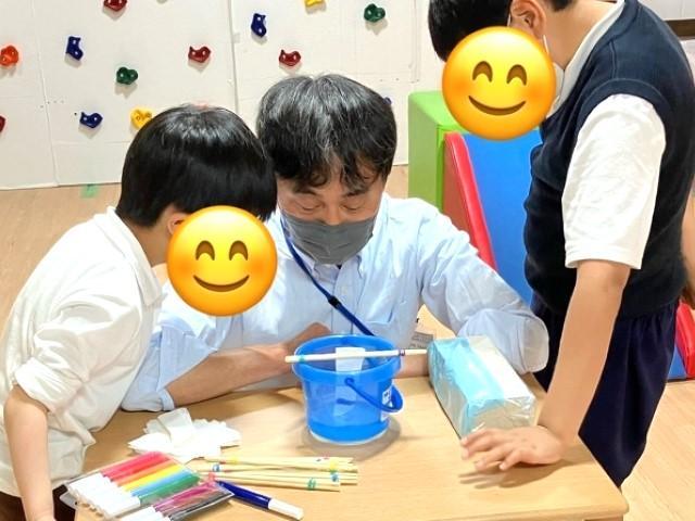 【児童指導員】多機能型施設/送迎なし◎/週1日～勤務OK/残業ほぼなし/目いっぱい楽しみ、学べる多機能型施設♪/時給1,177円～/パート・アルバイト/資格必須の写真1枚目