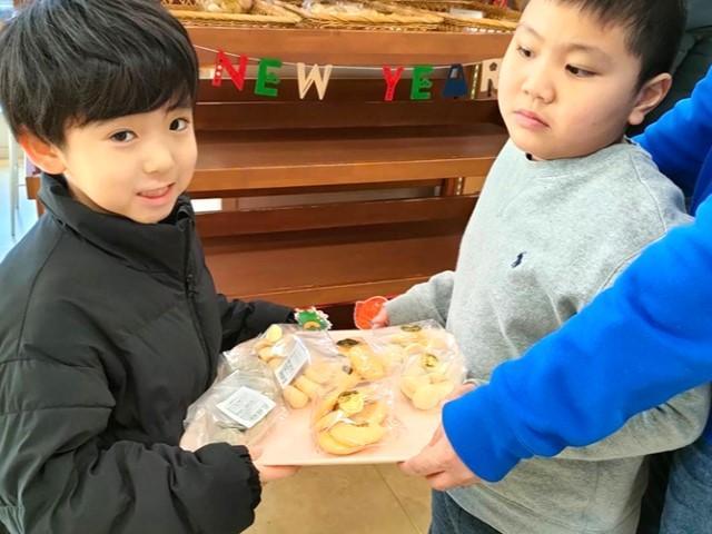 【児童指導員】重症⼼⾝障害児施設/週2日～勤務OK◎/一つの療法や考え方にとらわれない「いいとこどり」のプログラム♪/時給1,225円〜/パート・アルバイト/資格必須の写真2枚目