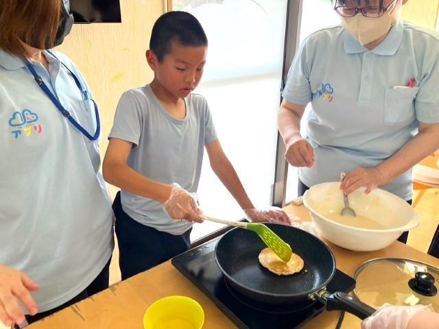 【心理学科卒業の方歓迎！】放課後等デイサービス/完全週休2日制◎/月給27万円～/福利厚生が充実！/ライフスキルトレーニング・学習支援・運動の3つの療育が特徴♪/正社員/資格必須の写真4枚目