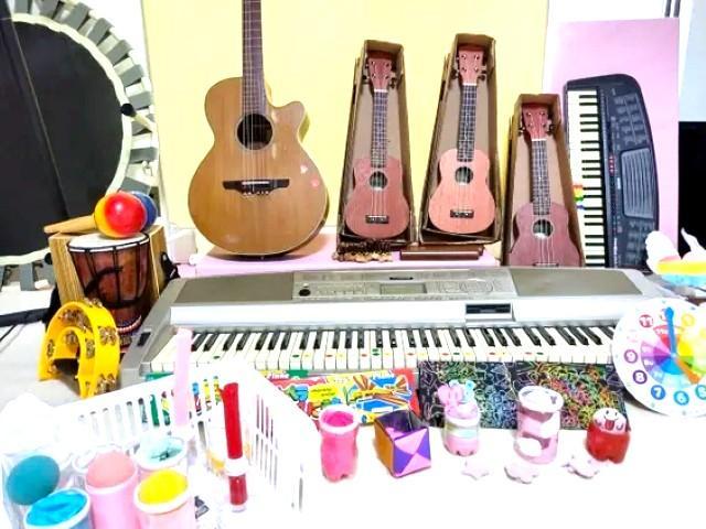 【児童指導員】多機能型施設/未経験可♪/⽉給26万円〜/ワクワクも成長も！楽器体験や演奏会など、音楽がメインの支援プログラム♪/資格取得支援制度でスキルアップも◎/正社員/資格必須