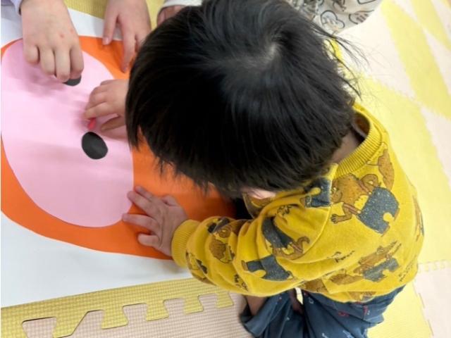 【保育士】多機能型施設/年間休日114日/育休取得実績あり◎/月給25万円～/一人ひとりの個性に寄り添った療育/自己肯定感を高めるレッスンで、成長をはぐくむ♪/正社員/資格必須の写真1枚目