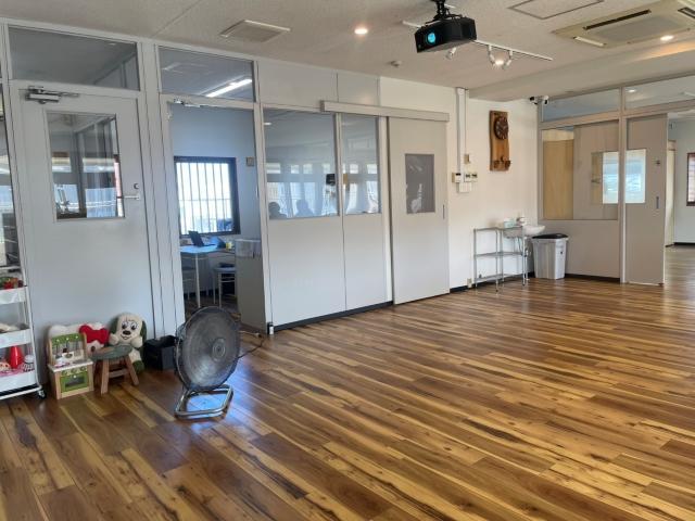 【児童指導員】多機能型施設/2025年10月オープン！/年休110日/全国300施設の豊富な運営ノウハウが学べる◎/子どもの自発的な活動を支援♪/月給22万円～/正社員/資格必須の写真2枚目