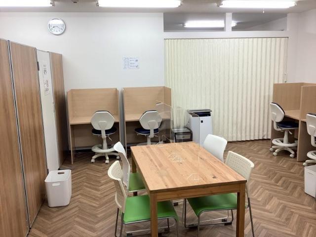 【保育士】多機能型施設/週1日～勤務可/送迎なし◎/専門知識を持ったスタッフによる学習支援を中心に、子どもたちの成長を支援♪/時給1,333円～/パート・アルバイト/資格必須