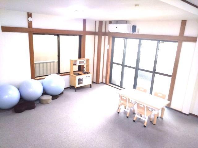 【保育士】2025年8月オープン！多機能型施設/年間休日120日＆残業ほぼなし◎/ゲーム感覚で楽しめるデジタル療育が特徴♪/月給23万円～/正社員/資格必須の写真1枚目