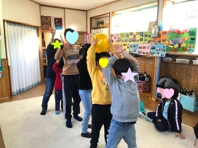 【保育士】放課後等デイサービス/日祝休み・年間休日122日＆残業ほぼなし◎/「心身×食×自然」の3つから生きる力を育む♪/月給16.5万円～/正社員/資格必須の写真1枚目