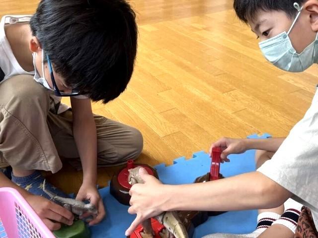 【児童指導員】放課後等デイサービス/日祝休み◎/十人十色の物語を紡ぐお手伝い♪/大型スクリーンやタブレットを用いて、視覚支援を取り入れた療育/月給17.5万円～/契約社員/資格必須の写真4枚目