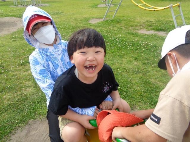 【保育士】放課後等デイサービス/資格必須/⽉給19万円〜/朝はゆっくり10時出勤♪/日曜固定休/育休取得実績あり/子どもたちの自立を見据えた療育を行うプレ就労デイサービス◎の写真2枚目