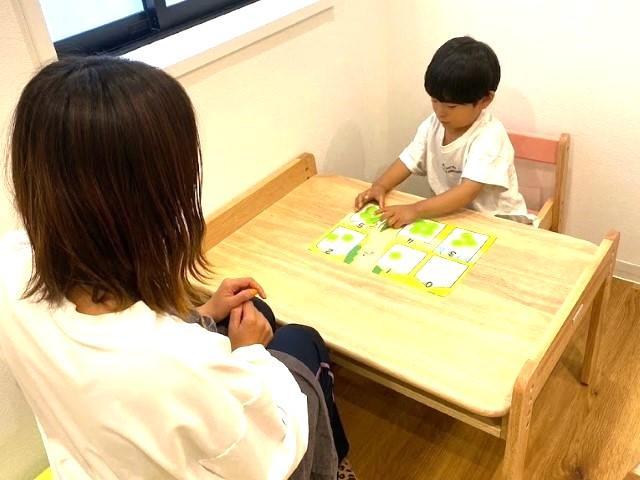 【保育士】多機能型施設/正社員/資格必須/月給24万円～/年休115日/土日祝休み/残業ほぼなし/全国に300施設以上を展開する業界大手のFC♪/個別対応で自主性を伸ばす療育◎の写真1枚目