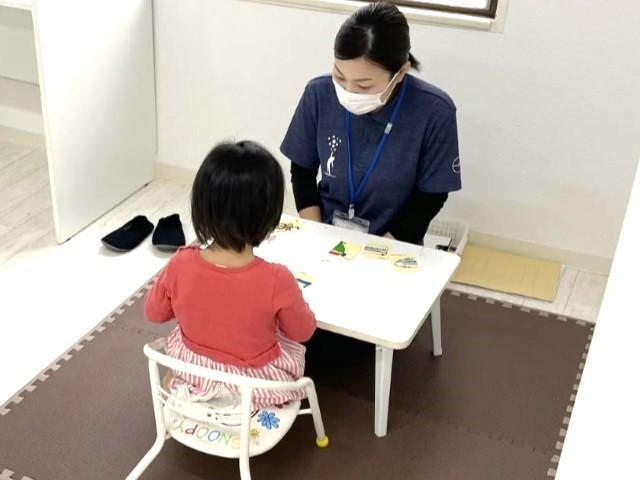 【臨床心理士/公認心理師】多機能型施設/土日休み＆残業ほぼなし◎/研修＆資格取得支援充実！/「5つの軸×発達支援の5領域」の支援で、成長と笑顔を♪/月給24万円～/正社員/資格必須の写真5枚目