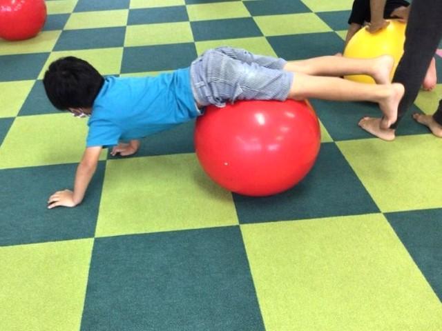 【児童指導員】多機能型施設/残業ほぼなし◎/完全オリジナルPGで、子どもたちの「好き・やりたい・個性・成長」を支援♪/月給21.8万円～/正社員/資格必須の写真1枚目