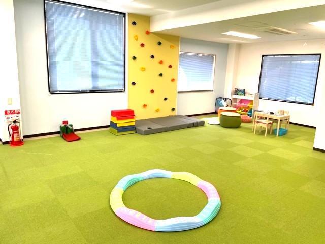 【児童指導員】多機能型施設/正社員/資格必須/月給23万円～/日曜休み◎/残業ほぼなし/「専門的支援×温かく安心できる療育」で通いたい施設に♪の写真10枚目