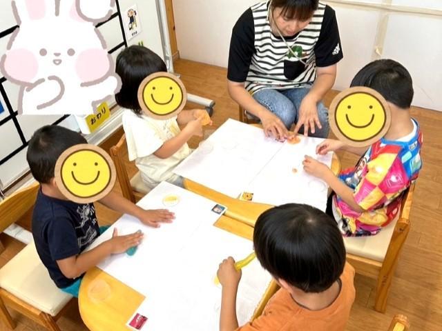 【児童指導員】放課後等デイサービス/正社員/資格必須/月給21.4万円～/年間休日111日/土日休み/残業ほぼなし/未経験可/中高生を中心に就労に向けた支援◎の写真3枚目