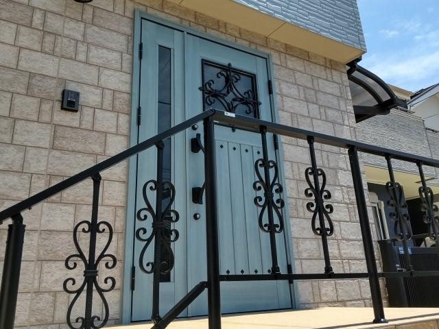 【児童指導員】多機能型施設/正社員/資格必須/⽉給20万円〜/年間休日110日/日曜定休♪/賞与年2回/学校・家庭とのあたたかな連携で心を育むABA療育◎の写真2枚目