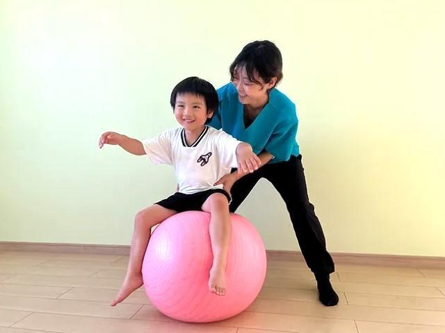 【作業療法士】児童発達支援/土日休み・年間休日120日＆残業ほぼなし◎/楽しく成長！運動療法をメインとした感覚統合特化型の施設♪/月給22.7万円～/正社員/資格必須の写真3枚目