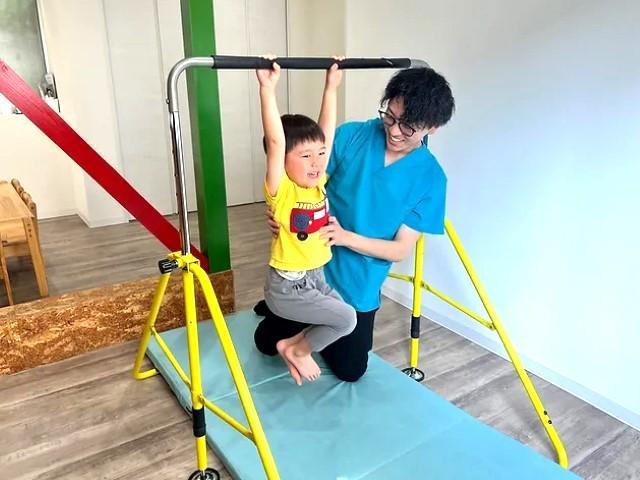 【児童発達支援管理責任者】児童発達支援/土日休み・年間休日120日＆残業ほぼなし◎/楽しく成長！運動療法をメインとした感覚統合特化型の施設♪/月給22.7万円～/正社員/資格必須の写真2枚目