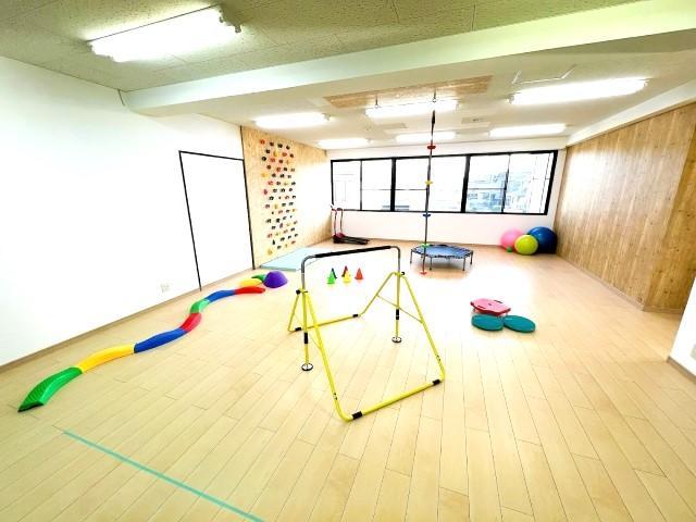 【理学療法士】児童発達支援/土日休み・年間休日120日＆残業ほぼなし◎/楽しく成長！運動療法をメインとした感覚統合特化型の施設♪/月給22.7万円～/正社員/資格必須の写真9枚目