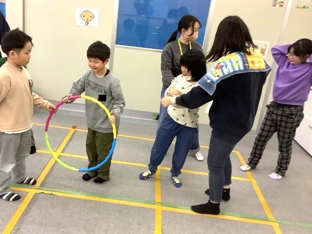 【保育士】放課後等デイサービス/完全週休2日制/残業ほぼなし/プライベート時間も充実◎/「ここでしかできない体験」で子どもたちとともに成長♪/⽉給20万円～/正社員/資格必須