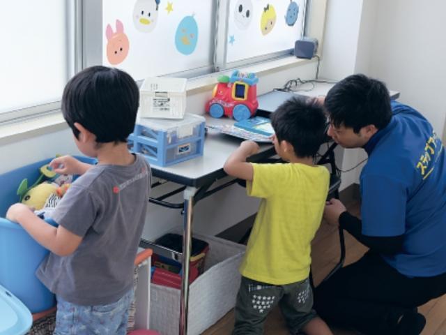 【理学療法士】多機能型施設/年間休日125日以上◎/日曜休み/残業ほぼなし/学習＆遊びで成長を支援！/子どもたちの笑顔あふれる未来づくりをお手伝い♪/月給22万円～/正社員/資格必須の写真1枚目