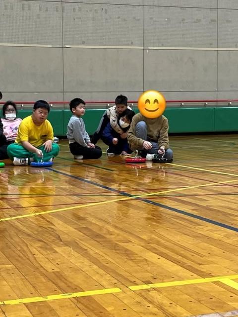 【臨床心理士/公認心理師】多機能型施設/年休112日/育休取得実績あり/運動療育をメインに成長をサポート/「できる」を信じて「できた」をよろこぶ♪/月給25万円～/正社員/資格必須の写真4枚目