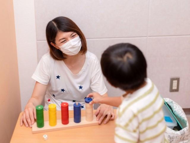 【保育士】児童発達支援/完全週休2日制＆2年目以降年間休日120日◎/「人材育成×専門的支援」で可能性を導く♪/経験2年以上優遇！/月給23.3〜29.8万円/正社員/資格必須