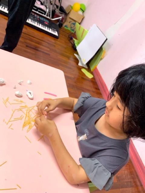 【児童指導員】多機能型施設/日・月・祝休み◎/育休取得実績あり！/ブランク可/個別・グループ療育の両面から一人ひとりに寄り添った支援を♪/月給25万円～/契約社員/資格必須の写真3枚目