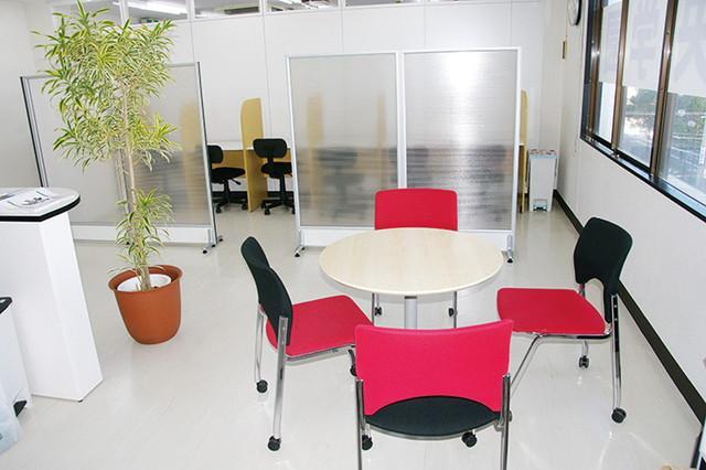 【保育士】放課後等デイサービス/正社員/資格必須/月給20万円～/駅チカ/送迎なし/残業ほぼなし◎/スタッフ教育に注力/子どもたちのペースで成長していく姿を優しく見守る♪