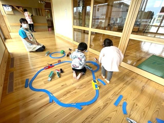 【児童指導員】児童発達支援/年間休⽇120⽇以上可＆残業ほぼなし◎県内に20施設以上を展開中！得意・個性を見つけて「できた！」を増やす♪/⽉給23万円〜/正社員/資格必須の写真2枚目