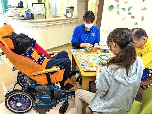 【管理者兼児発管】重症心身障害児施設/正社員/資格必須/月給30万円～/ファミリー休暇など独自の休暇制度が充実♪/モットーは「一人ひとりの個性（えがお）が未来に繋がる」◎