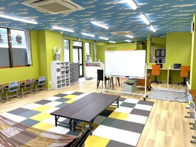 【管理者兼児発管】多機能型施設/完全週休2日制/日曜休み/残業ほぼなし/全国300施設展開中の大手FC◎/個別対応でじっくり自主性を伸ばす療育♪/月給26万円～/正社員/資格必須の写真3枚目