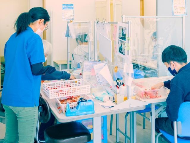 【サービス管理責任者】生活介護/段階的な研修＆キャリアアップ支援あり◎/40以上の事業所を展開中！切れ目ない「生涯支援体制」が強み♪/⽉給21万円〜/正社員/資格必須