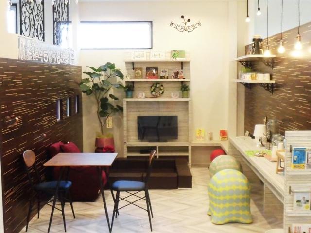 【児童指導員】多機能型施設/完全週休2日制/日曜休み/送迎なし◎/リハビリスタッフ常駐の親子通所型施設♪/自信をもって成長できる居場所づくりを/月給21.7万円～/正社員/資格必須