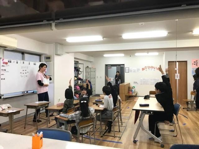 【心理学科卒業の方歓迎！】児童発達支援/正社員/正社員/月給18万円～/日曜休み/車通勤可/独自の研修でさらに成長も◎/個別・小集団療育で空のように自由な環境と療育を♪の写真1枚目