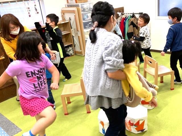 【心理学科卒の方歓迎！】多機能型施設/日祝休み＆残業ほぼなし◎/「まなぶ・くらす・はたらく」をモットーとした支援♪/子どもたちの得意を伸ばす♪/月給18.7万円～/正社員/資格必須