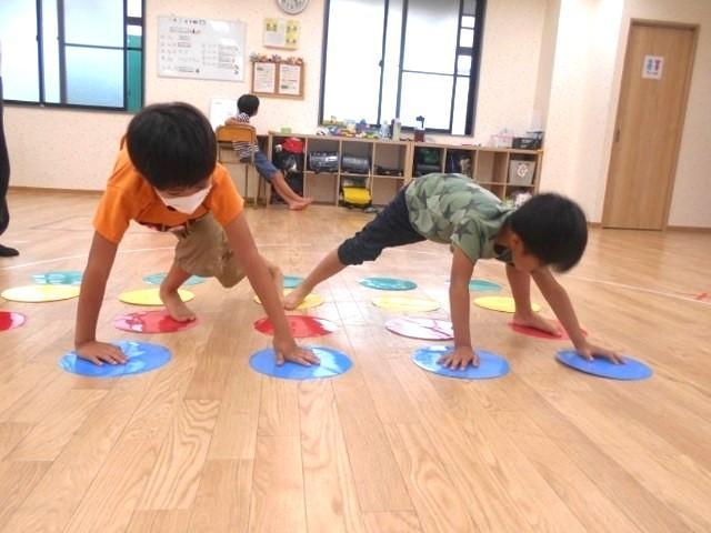 【心理学科卒業の方歓迎！】多機能型施設/正社員/資格必須/月給23.6万円～/年休120日/約15か所で展開中！ノウハウを学ぶ研修充実◎/学習・運動・社会活動と多彩な支援が特徴♪の写真3枚目