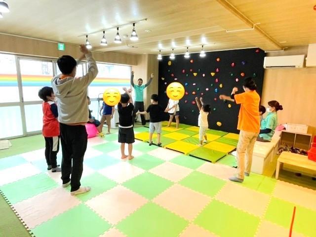 【心理学卒】心理学科卒業の方歓迎！多機能型施設/正社員/資格必須/月給20.5万円～/残業ほぼなし/年休114日/全国展開のフランチャイズで安心◎あなたの力を発揮するチャンス♪の写真1枚目